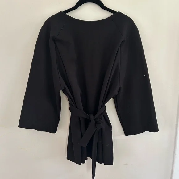 Seraphine maternity Elegant Black Kimono-Style Top size 6 medium work top - Picture 3 of 3